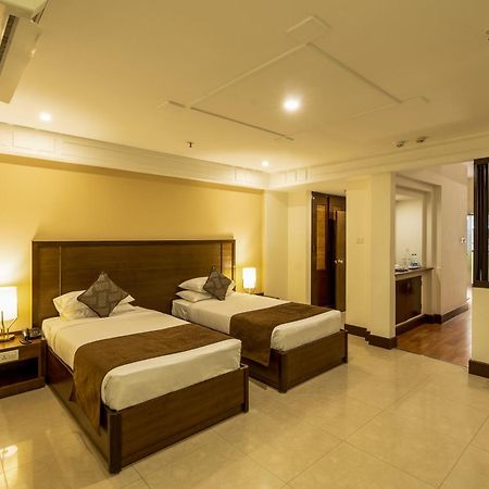 Ivory Tower Hotel Бангалор Екстериор снимка