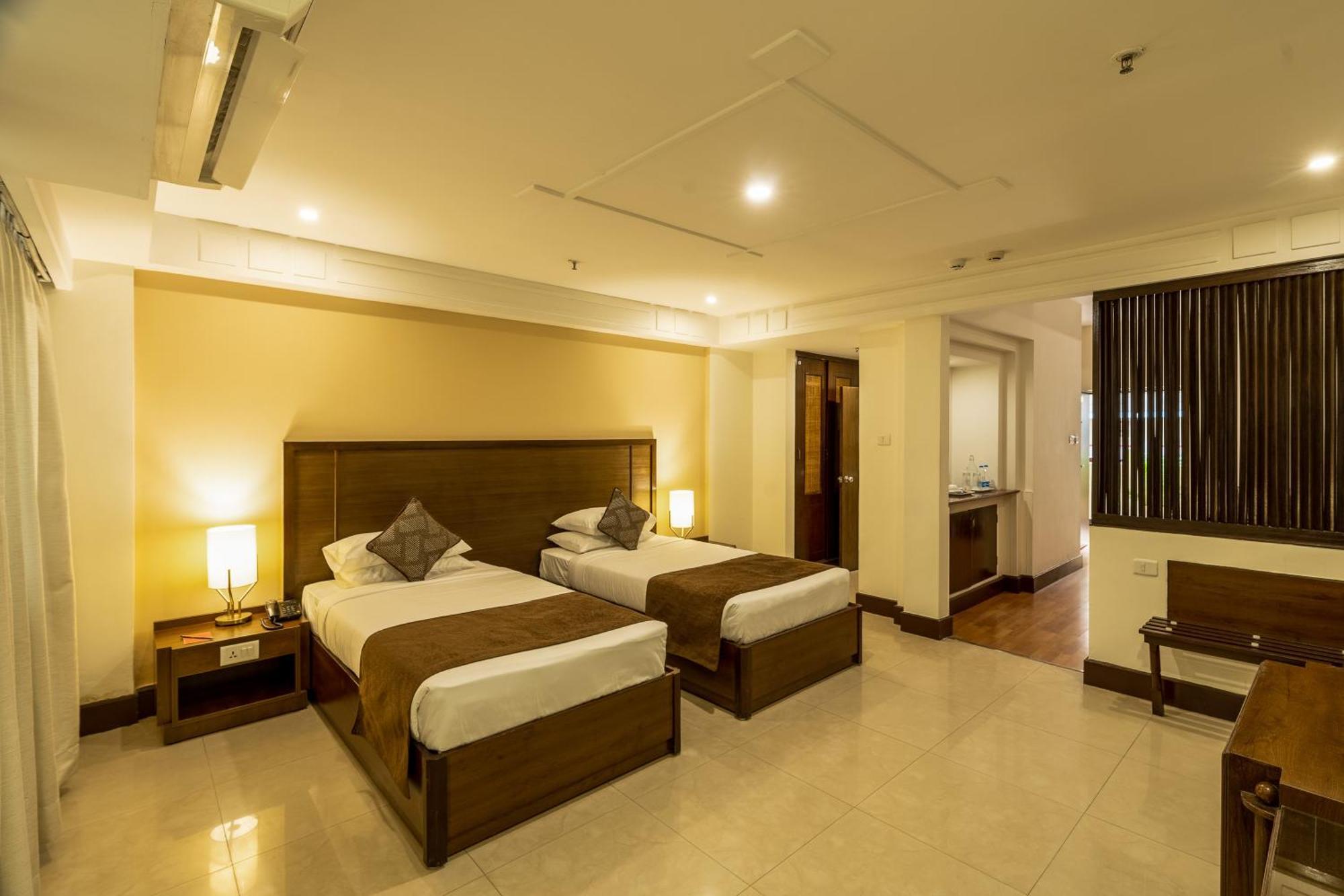 Ivory Tower Hotel Бангалор Екстериор снимка