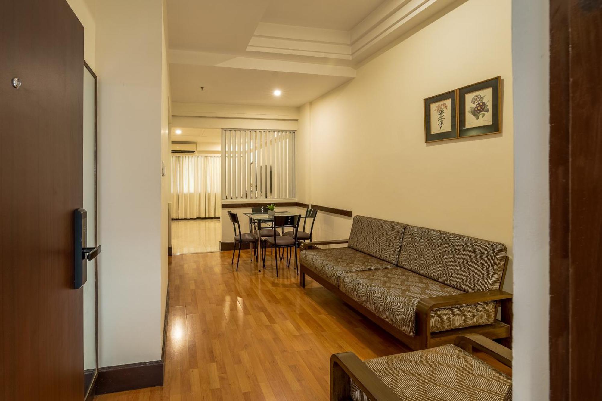 Ivory Tower Hotel Бангалор Екстериор снимка
